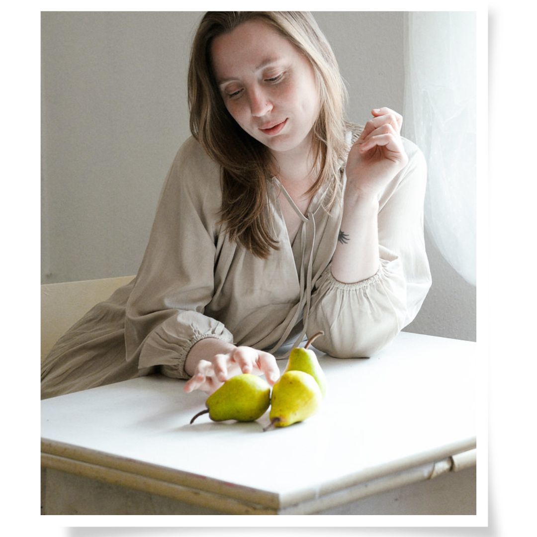 Poetisches Portrait mit Birnen, Fine-Art Stillleben Shooting, Na.M.photo Atelier in Sachsen