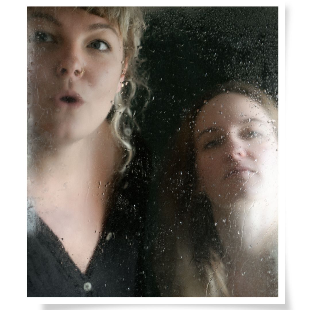 Verspieltes Freundinnenshooting